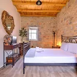 Holiday home Crown House In Areopoli