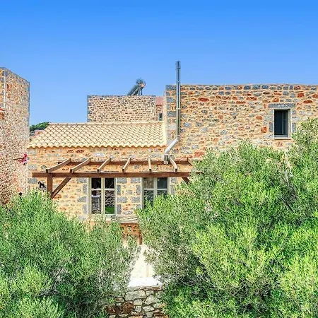 Crown House In * Areopoli