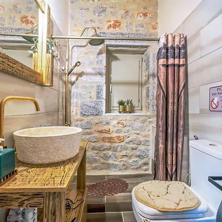 Crown House In Areopolis Holiday home