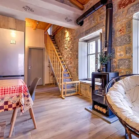 Crown House In 度假居 *