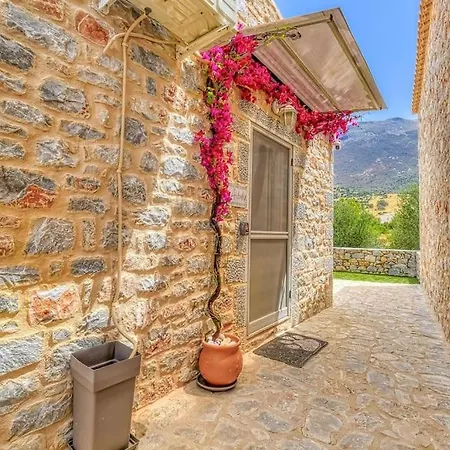 Crown House In Areopoli