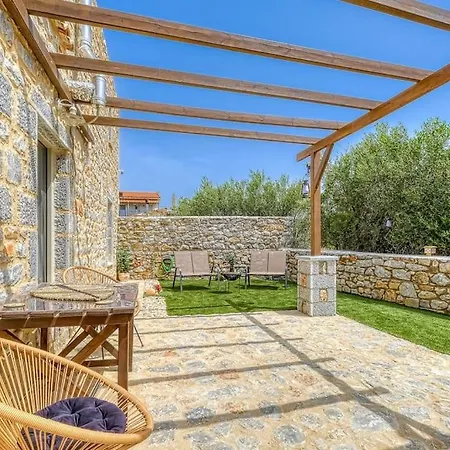 Holiday home Crown House In Areopolis *