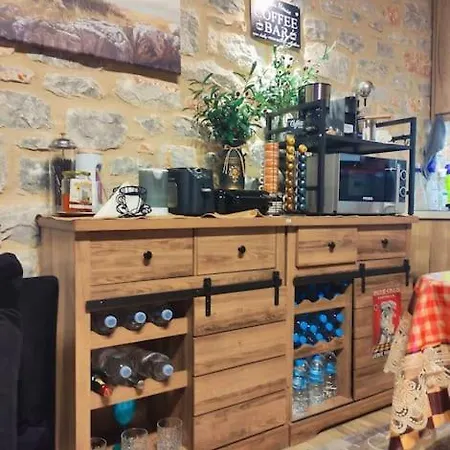 Crown House In * Areopoli