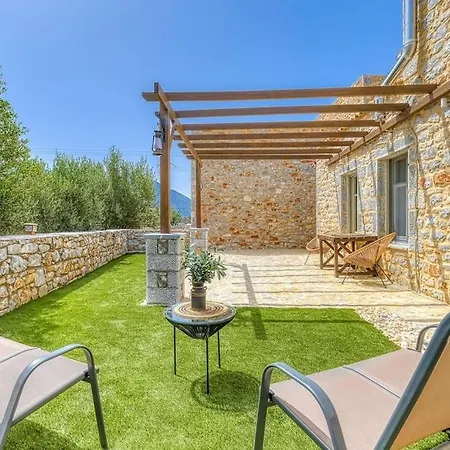 Crown House In * Areopoli