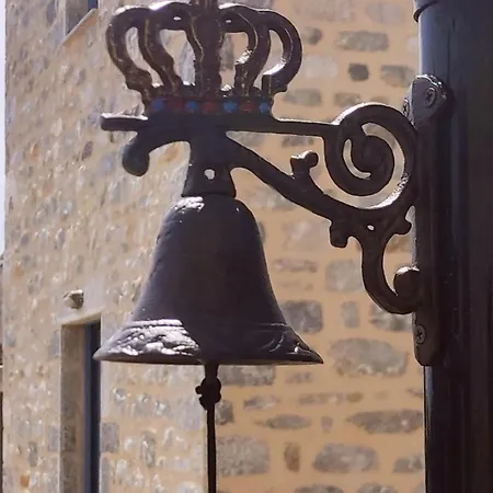 Crown House In * 阿里奥波利斯