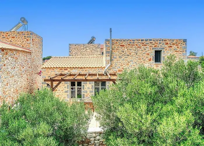 Crown House In * Areopoli